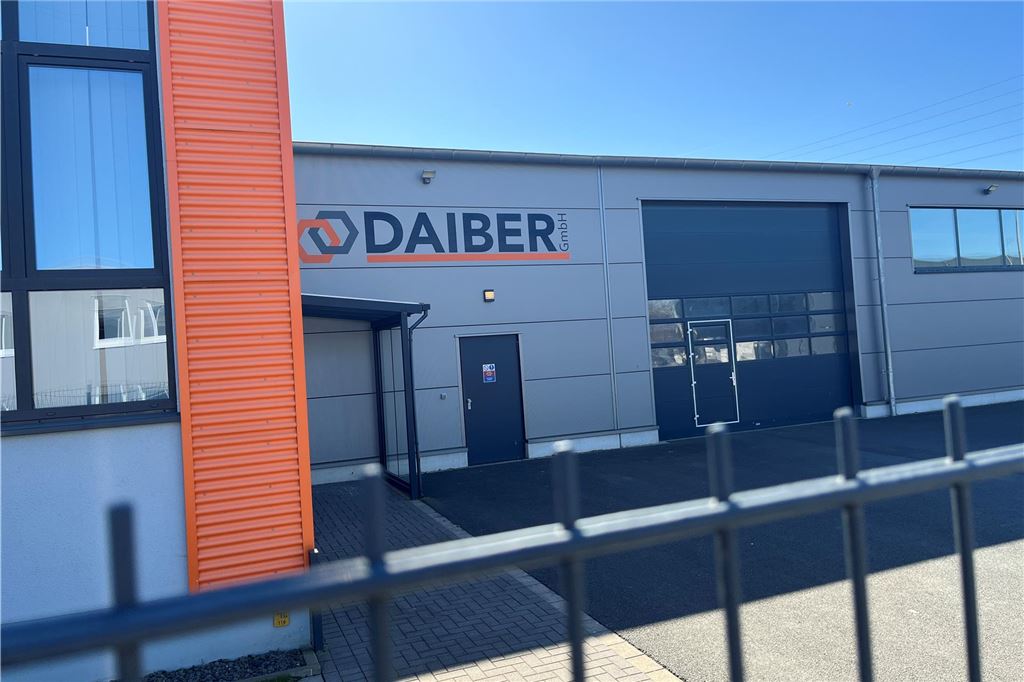 Daiber liquidiert: Die Nachfolgersuche für den Firmensitz läuft An der Gewerbeimmobilie am Habbesweg in Unna prangt immer noch der Schriftzug der Daiber GmbH.