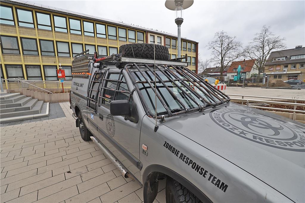 Ein Wagen vor dem Stadtmuseum Bergkamen.