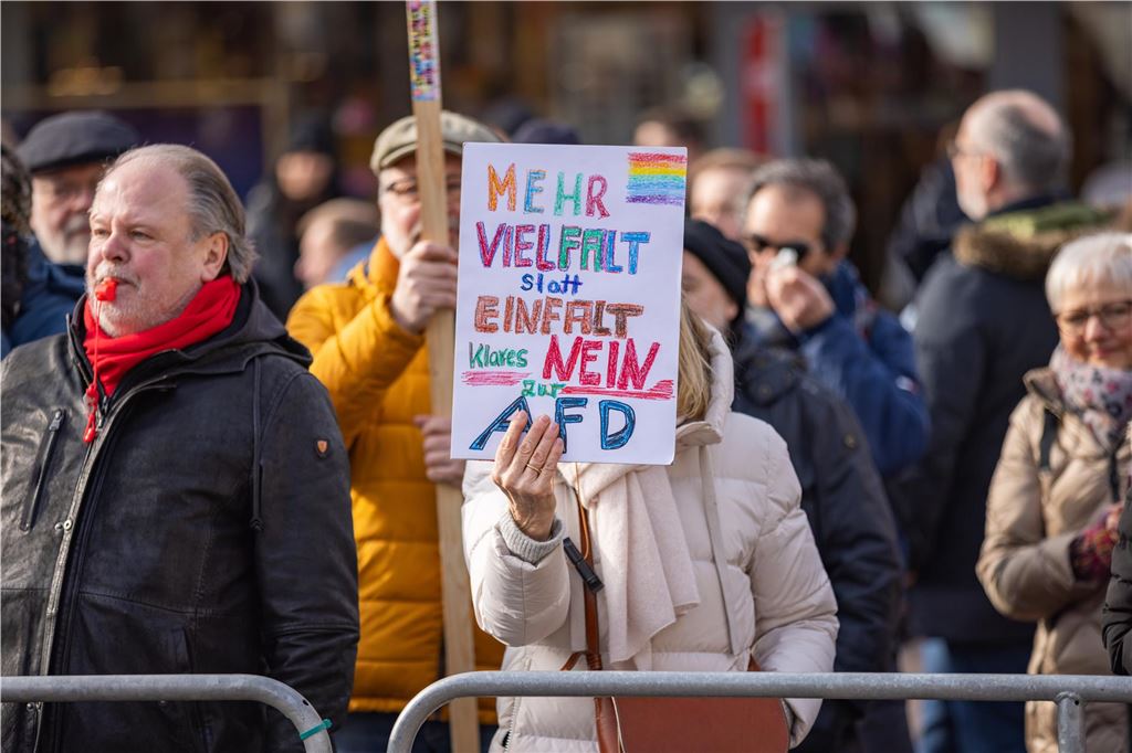 AfD-Kundgebung mit Gegendemo am 15.02.2025.