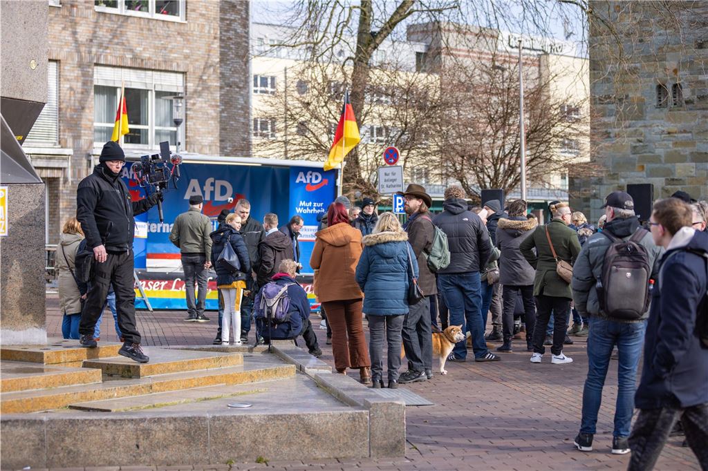 AfD-Kundgebung mit Gegendemo am 15.02.2025 in Unna