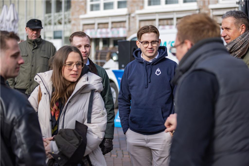 AfD-Kundgebung mit Gegendemo am 15.02.2025 in Unna