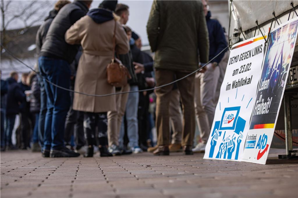 AfD-Kundgebung mit Gegendemo am 15.02.2025 in Unna