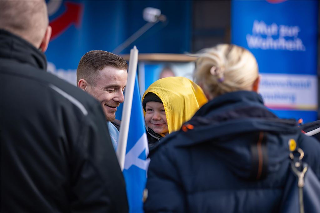 AfD-Kundgebung mit Gegendemo am 15.02.2025 in Unna