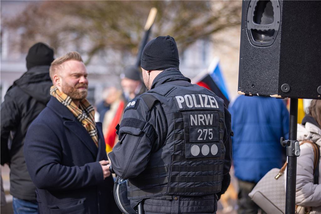 AfD-Kundgebung mit Gegendemo am 15.02.2025 in Unna