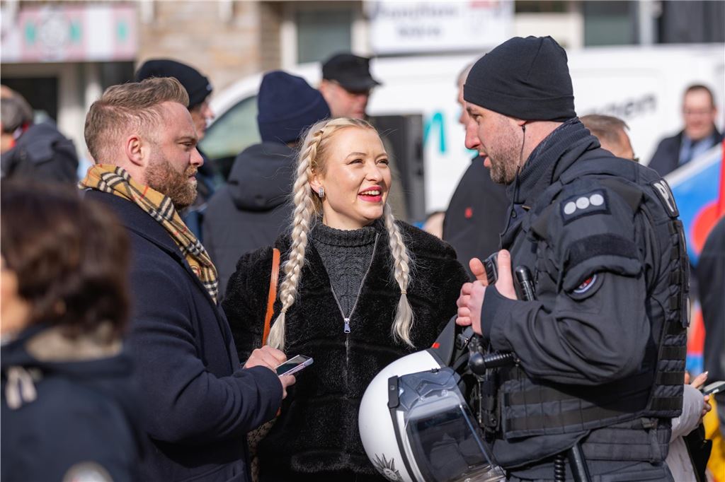 AfD-Kundgebung mit Gegendemo am 15.02.2025 in Unna