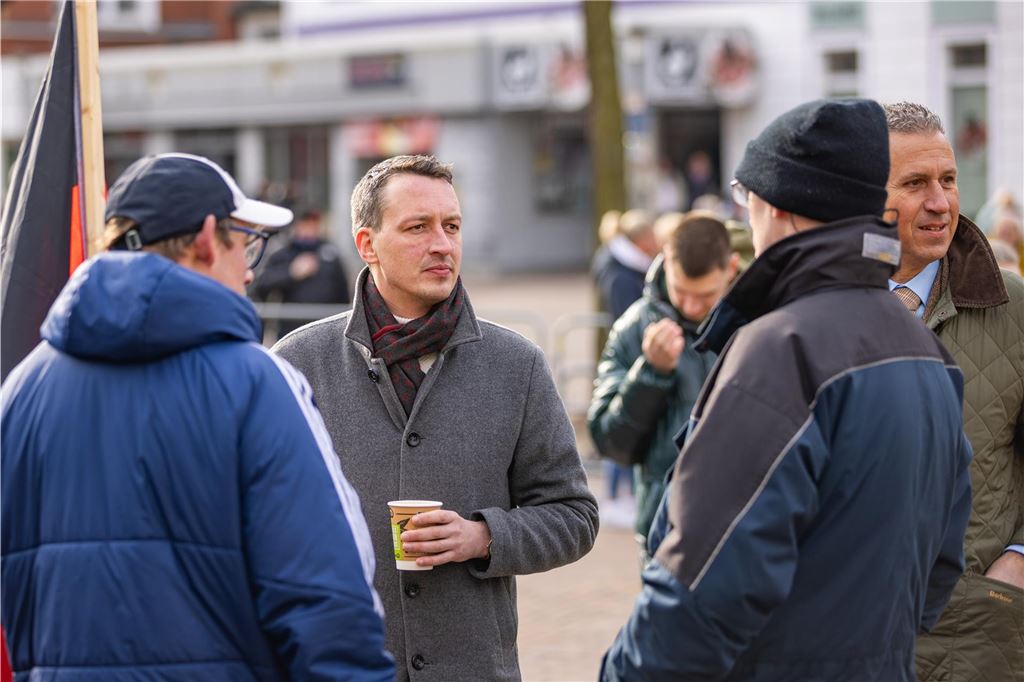 AfD-Kundgebung mit Gegendemo am 15.02.2025 in Unna