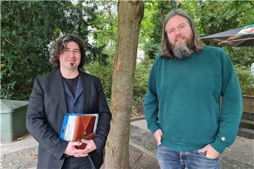 Alexander Avrambos und Albert Ruppelt vom gemeinnützigen Kulturverein FTI wollen den Kurpark in Unna zum attraktiven Anziehungspunkt im Sommer gestalten.