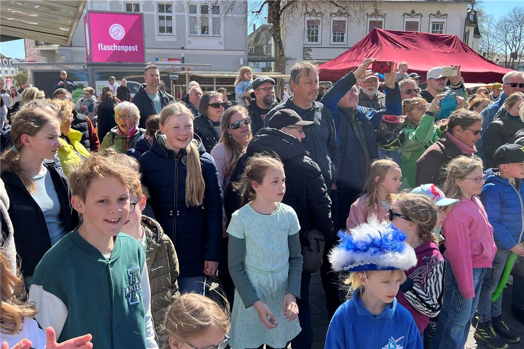 Frühlingsmarkt 2025 an der Bühne am Markt.