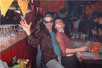 Alle freundlich, alle hippie, alle crazy: So lebt das Cosmotopia in der Erinnerung weiter.