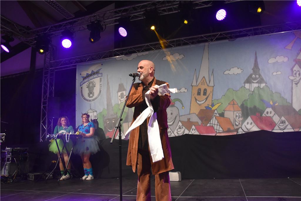 66-mal gute Laune bei der Damensitzung der MKG Alle haben Lust zu feiern: Die Stimmung war ausgelassen bei der Damensitzung der MKG am Samstagabend in der Hubertushalle.