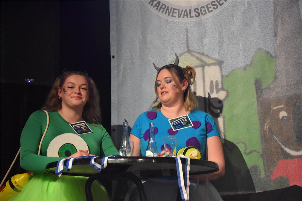 66-mal gute Laune bei der Damensitzung der MKG Alle haben Lust zu feiern: Die Stimmung war ausgelassen bei der Damensitzung der MKG am Samstagabend in der Hubertushalle.