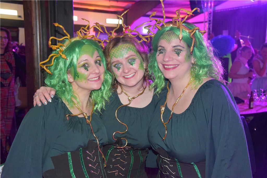 66-mal gute Laune bei der Damensitzung der MKG Alle haben Lust zu feiern: Die Stimmung war ausgelassen bei der Damensitzung der MKG am Samstagabend in der Hubertushalle.