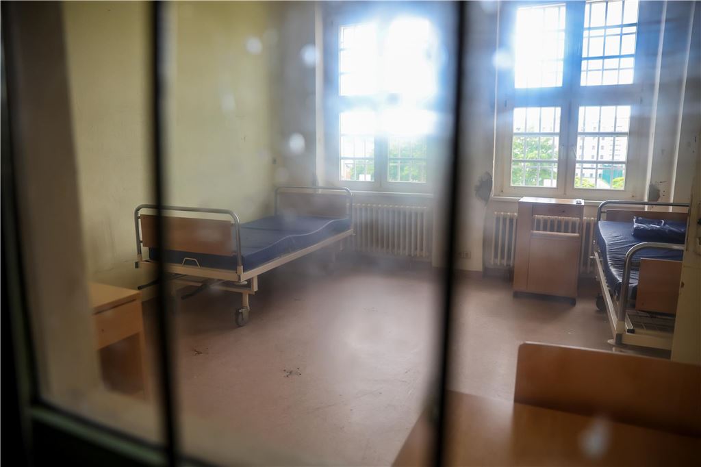 Der harte Weg aus der Drogensucht: Wie Steve B. clean wurde Als Steve B. im Gefängnis landet, kommt er zunächst im Haftkrankenhaus der JVA Leipzig unter.