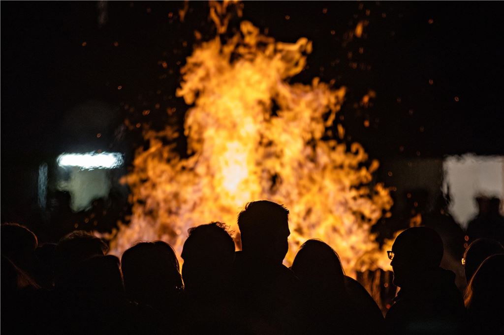 Osterfeuer Haus Opherdicke 2025