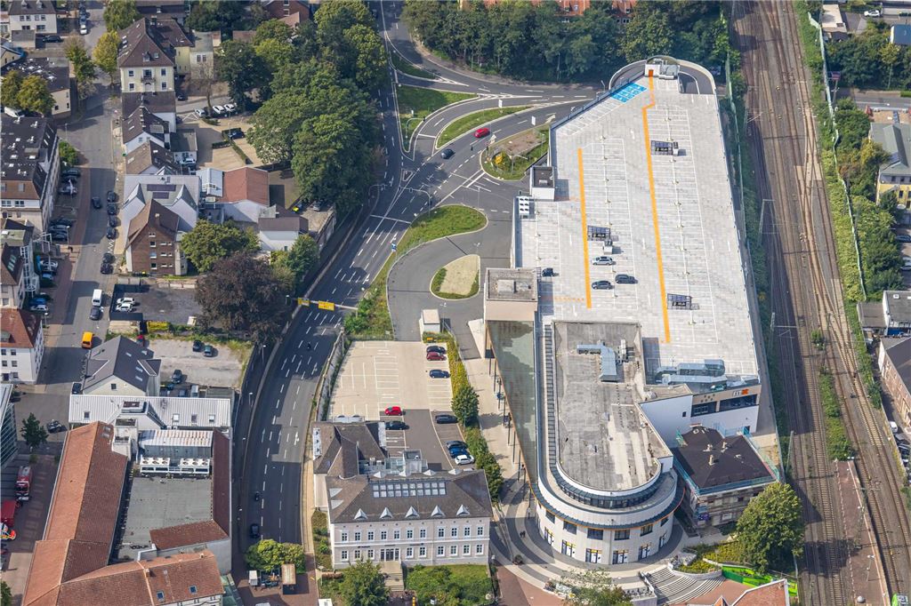 Am rechten Bildrand liegt der Vekehrsring. Gleich daneben die Neue Mühle, die ein Fitnessstudio, einen Supermarkt und weitere Läden enthält.
