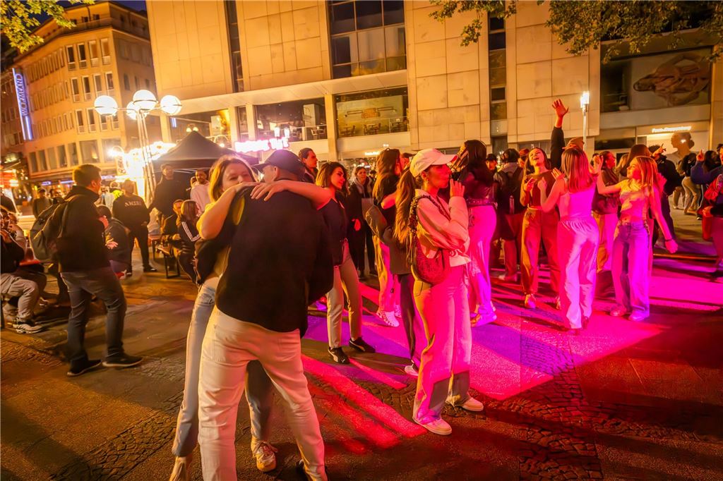 Party beim Stadtfest Dortbunt in der Dortmunder Innenstadt.