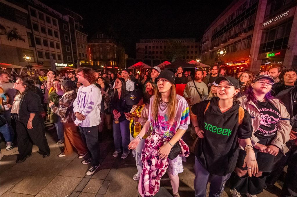 Party beim Stadtfest Dortbunt in der Dortmunder Innenstadt.