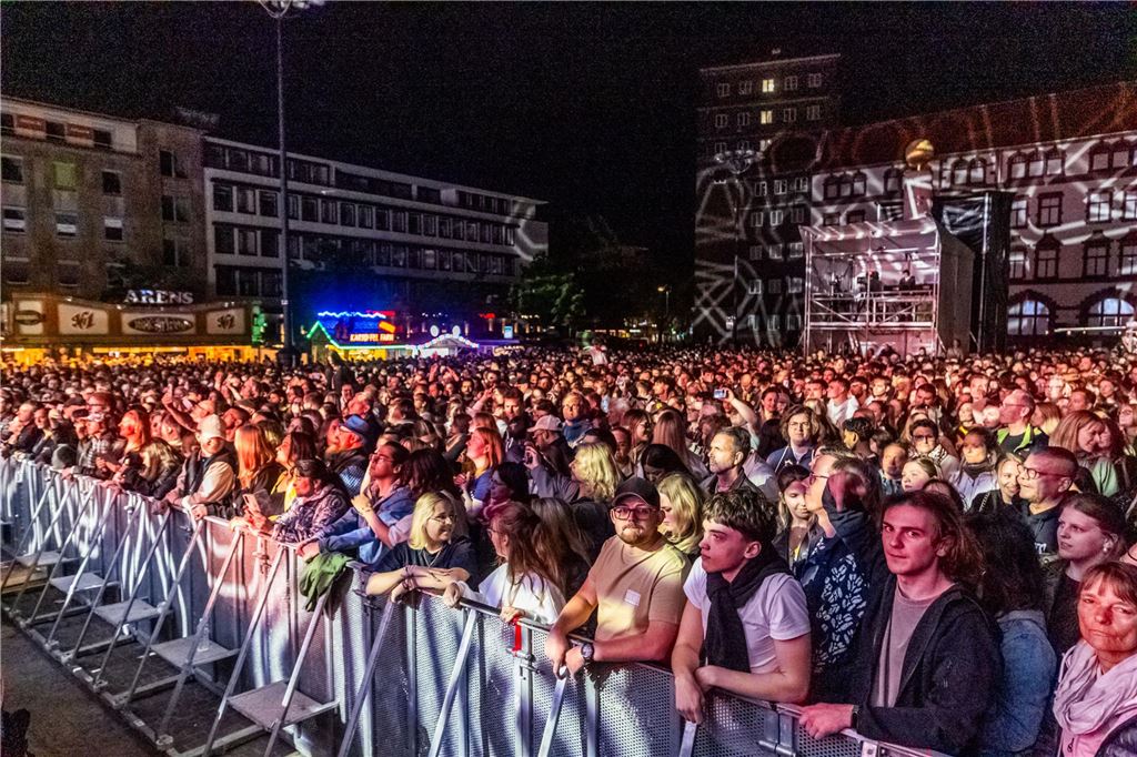 Party beim Stadtfest Dortbunt in der Dortmunder Innenstadt.