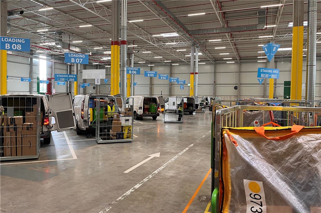 Amazon-Verteilzentrum: Spannende Einblicke und kritische Fragen