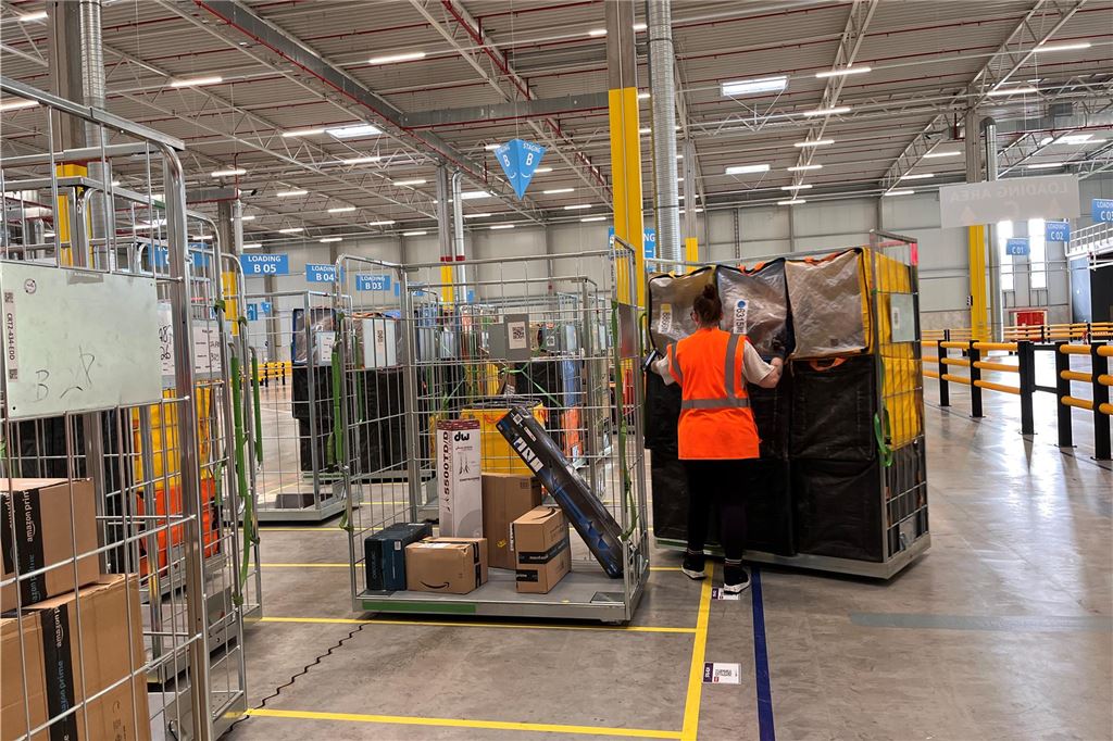 Amazon-Verteilzentrum: Spannende Einblicke und kritische Fragen