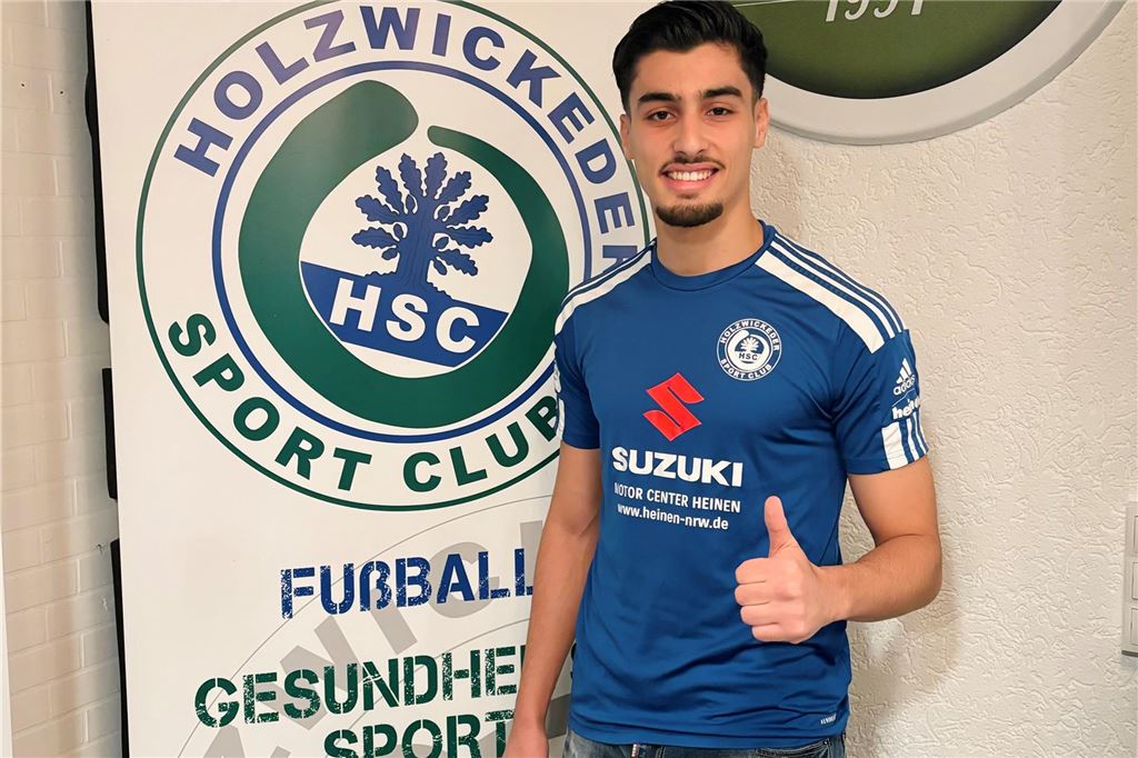 Azzofri: Hängepartie zwischen Holzwickeder SC und TuS Bövinghausen Amin Azzofri steht vor einer Wand.