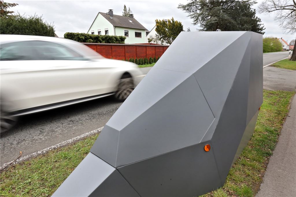 Achtung! Superblitzer wieder in Unna auf Jagd nach Rasern An der Hammer Straße im Unnaer Norden hat der Superblitzer mehr als 300 Mal ausgelöst.
