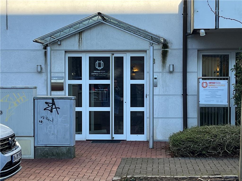 Arztpraxis wechselt Besitzer: Dr. Wolfgang Petschulat hat aufgehört Orthopädiepraxis in der Straße Allee 3.