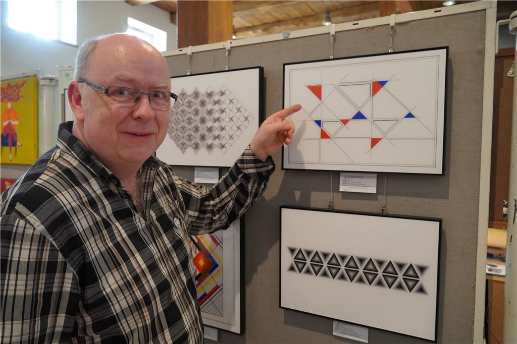 Mehr als 500 Bilder wurden beim Malermarkt auf Haus Opherdicke ausgestellt Andreas Harig ist einer von vielen Künstlern die den Malermarkt auf Haus Opherdicke bereichert haben.