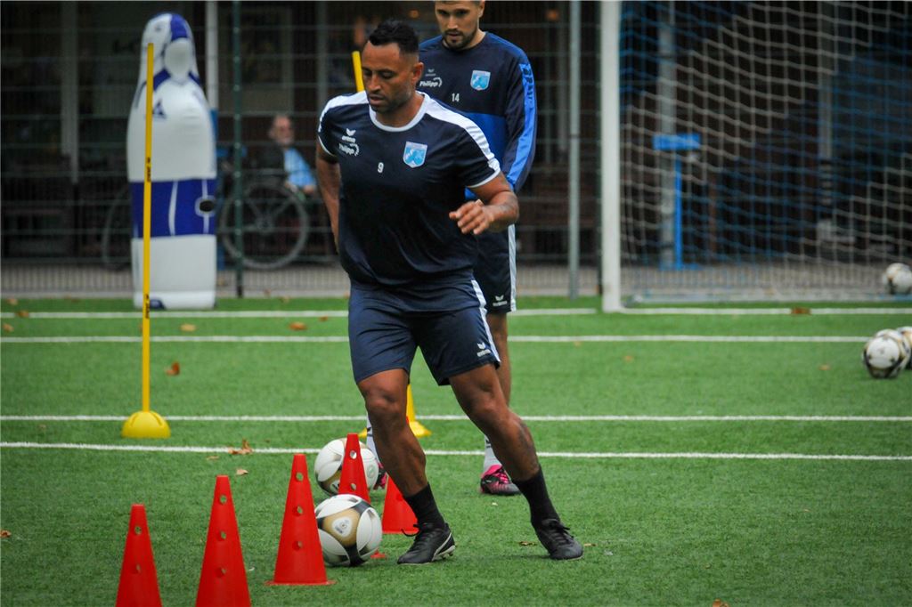 Transfer-Hammer von Wacker Obercastrop: Ne Antonio da Silva (am Ball) trainierte bereits im August 2023 mit beim SV Wacker Obercastrop.