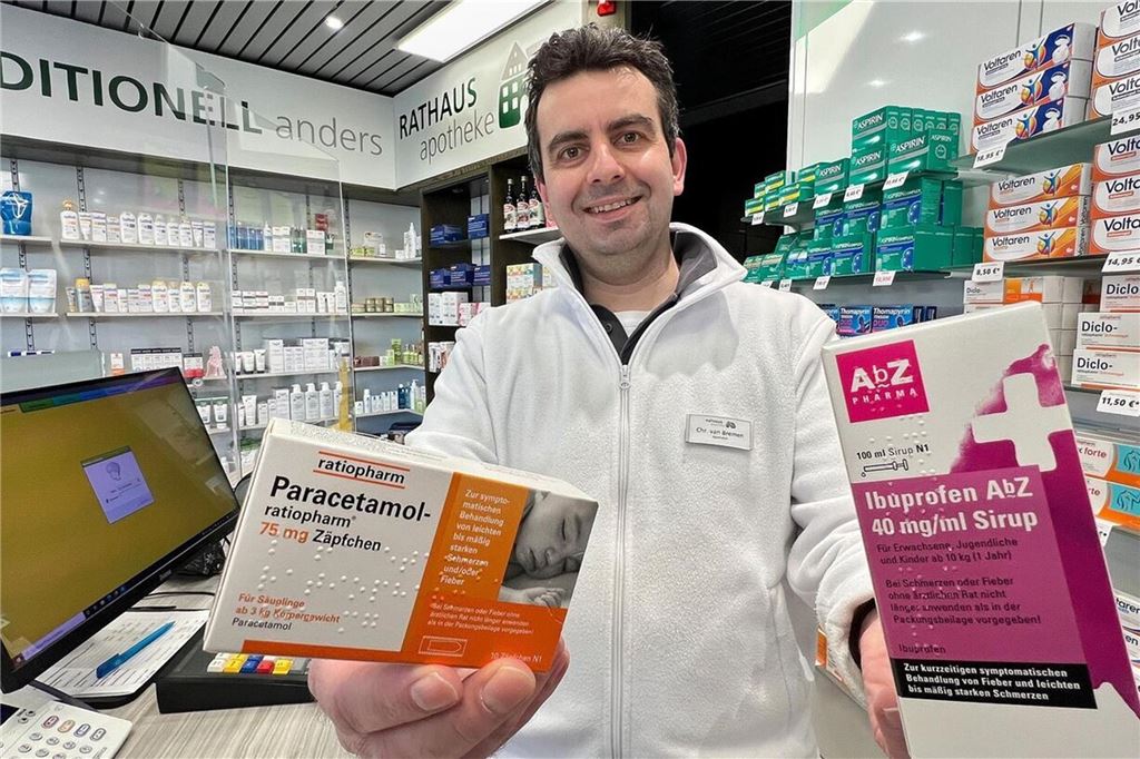 Apotheken-Protesttag: Alle Apotheken sind am Mittwoch geschlossen Apotheker Christian van Bremen betreibt die Rathaus-Apotheke am Markt in Holzwickede.