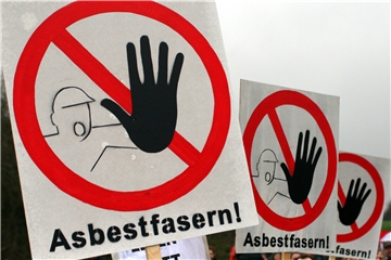 Asbestfasern können Krebs erregen. Noch immer schlummern sie in zigtausenden Gebäuden, die vor 1993 errichtet wurden - auch an Stellen, an die man sie früher nicht vermutet hat.
