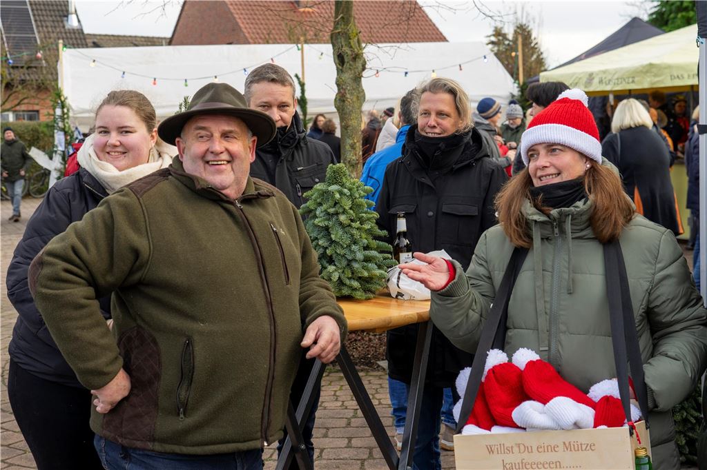 Schützenverein Langern feiert: 10 erstaunliche Fakten aus 100 Jahren Auch 2024 war der Weihnachtsmarkt am Dorfgemeinschaftshaus Langern wieder ein Ziel für zahlreiche Gäste.