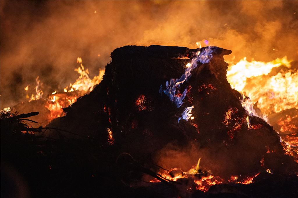 Osterfeuer Wasserturm Hengsen 2025