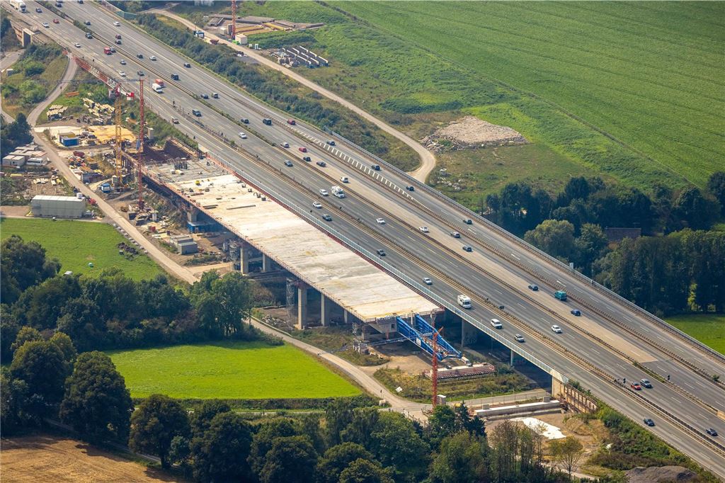 Auch an den Autobahnen in Unna wird gebaut. Hier die Baustelle Liedbachtalbrücke an der Autobahn A1.