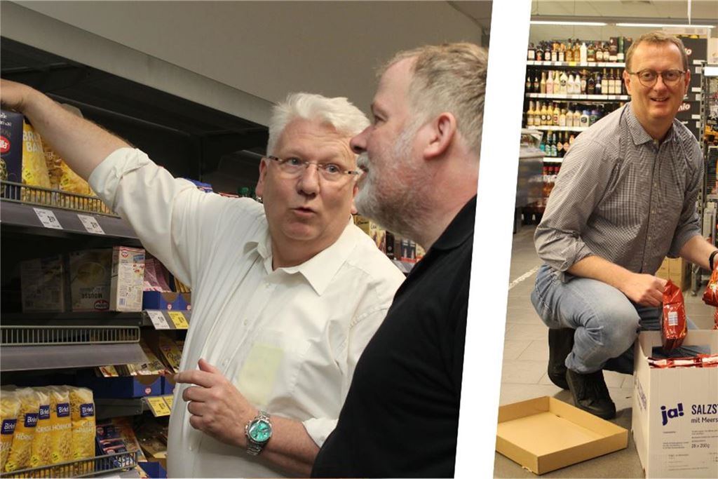 Seit 2010 nicht mehr wegzudenken: Carekauf schließt im Herbst Oliver Kaczmarek und Hartmut Ganzke, die im Carekauf in Unna-Hemmerde die Regale einräumen.