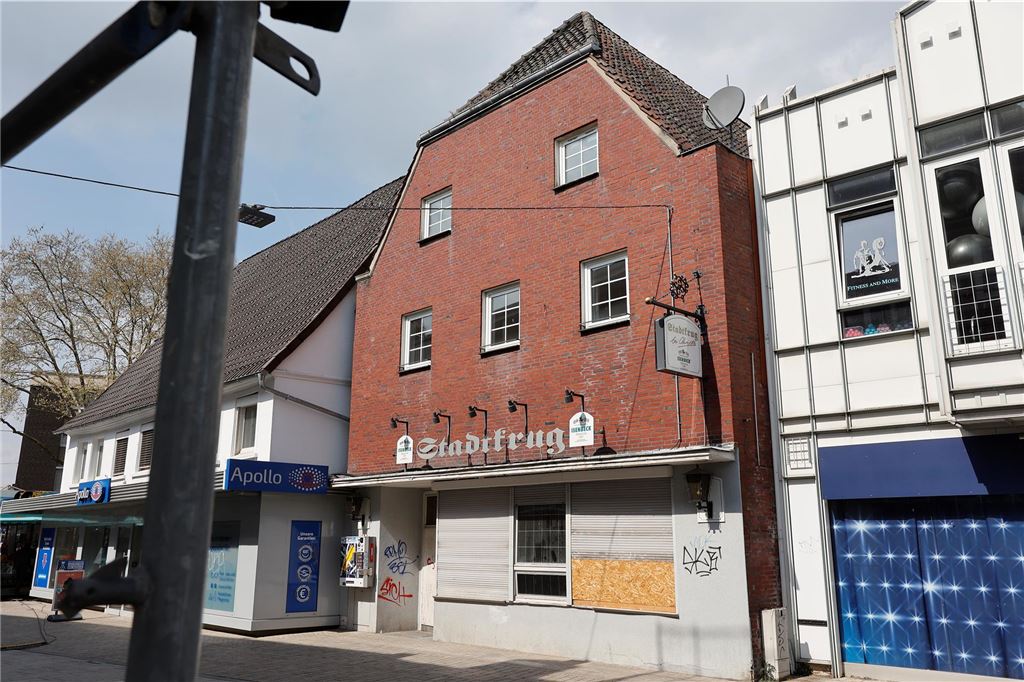 Ex-Kneipe und Haus mit Fitnessstudio an Weststraße stehen zum Verkauf Ehemaliger Stadtkrug an der Weststraße in Kamen.