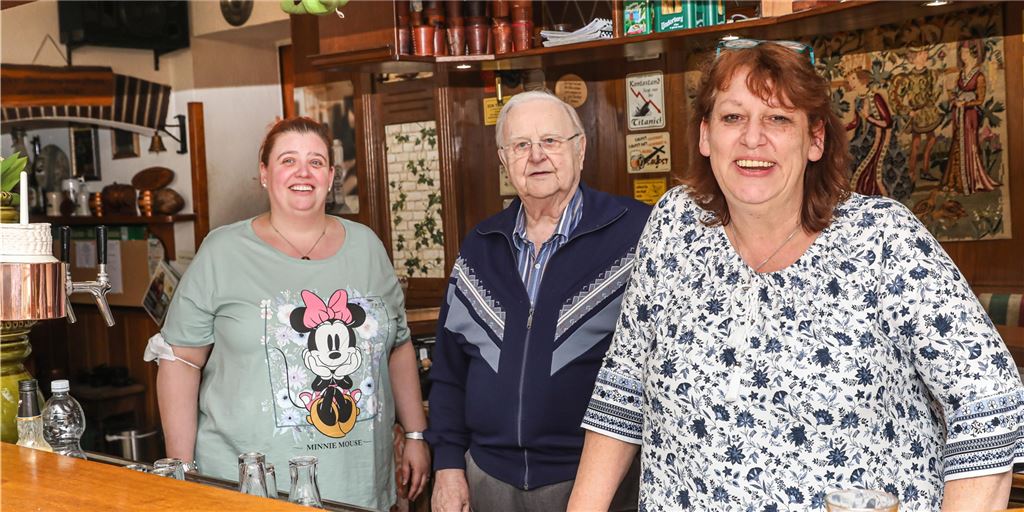 Eckkneipe wird 70: Wo nackte Australier feierten und ein Polit-Promi aß Auch Heinz Gobbrecht freut sich über das 70-jährige Bestehen des Hauses Gobbrecht.