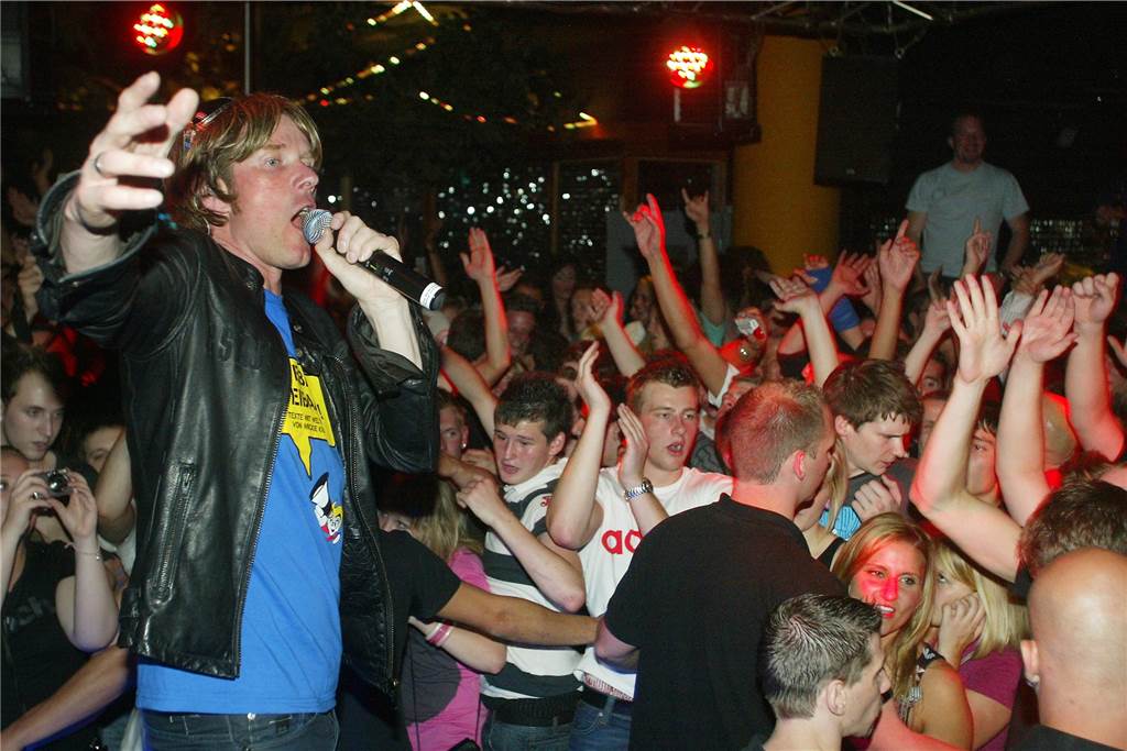 Party-Alarm wie am Ballermann: Im B6 jagte ein Hit den nächsten Auch Mickie Krause trat im B6 auf. Damals war der Schlagerstar gerade am Anfang seiner Karriere.
