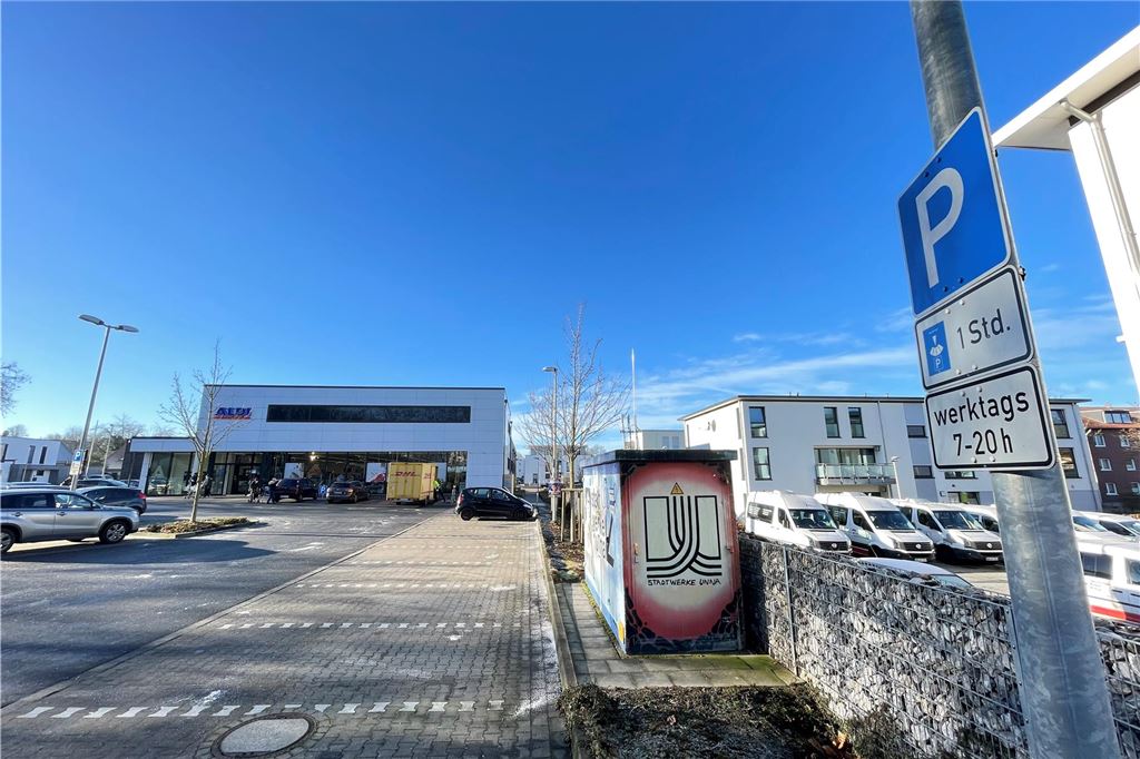 Die Knöllchenzonen rund um die Innenstadt Das Bild zeigt den Parkplatz des Aldi-Marktes an der Weberstraße in Unna.