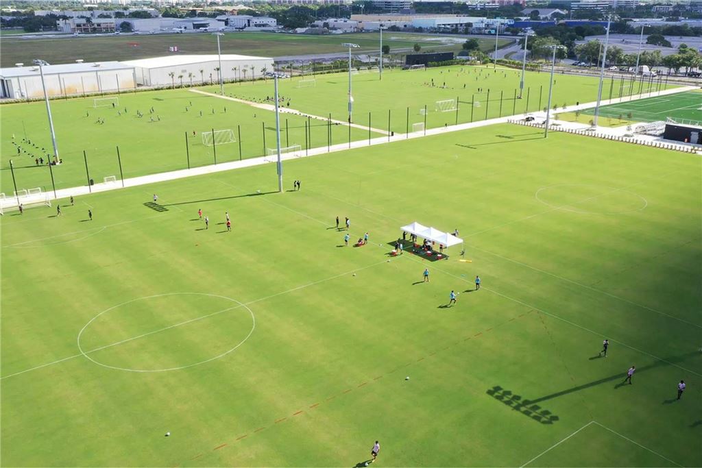 BVB trainiert während der Klub-WM bei Messi: Preisgeld könnte Dortmund-Absturz abfedern Eine Luftaufnahme des "Florida Blue Training Center".