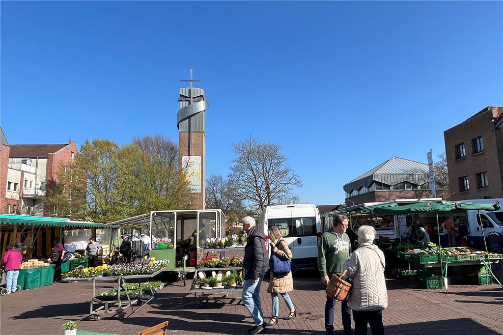 Neue Marktmeister: Jürgen und Jonah Suer wollen Märkte aufwerten Auf dem Markt am Freitag ist auf dem Willy-Brandt-Platz in Selm einiges los.