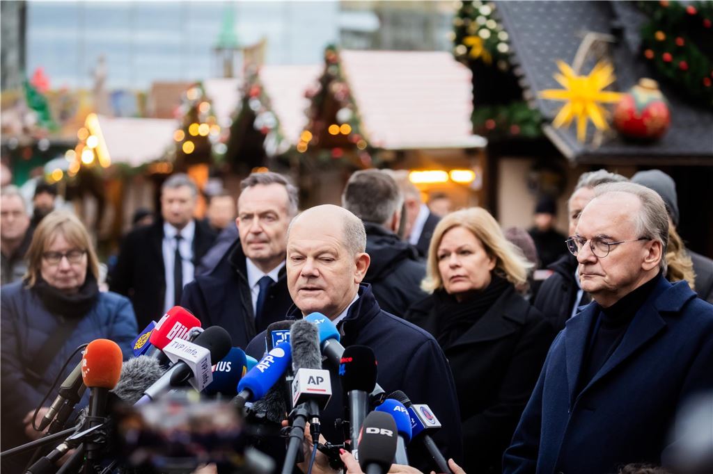 Anschlag auf Magdeburger Weihnachtsmarkt: Fünf Tote, 200 Verletzte - alle Infos im Liveblog Bundeskanzler Olaf Scholz (SPD) gibt auf dem Weihnachtsmarkt in Magdeburg ein Statement.
