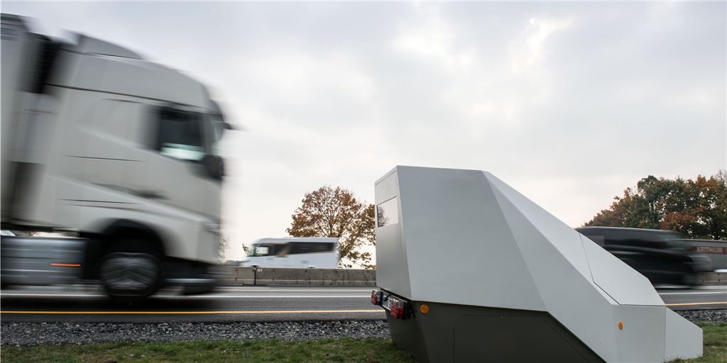 Blitzer auf der B1: Es ist aber nicht der Superblitzer vom Kreis Unna Auf der B1 steht neuerdings ein Blitzer. Autofahrer sollten in der Baustelle auf dem Weg nach Unna nicht zu schnell unterwegs sein. (Symbolbild)