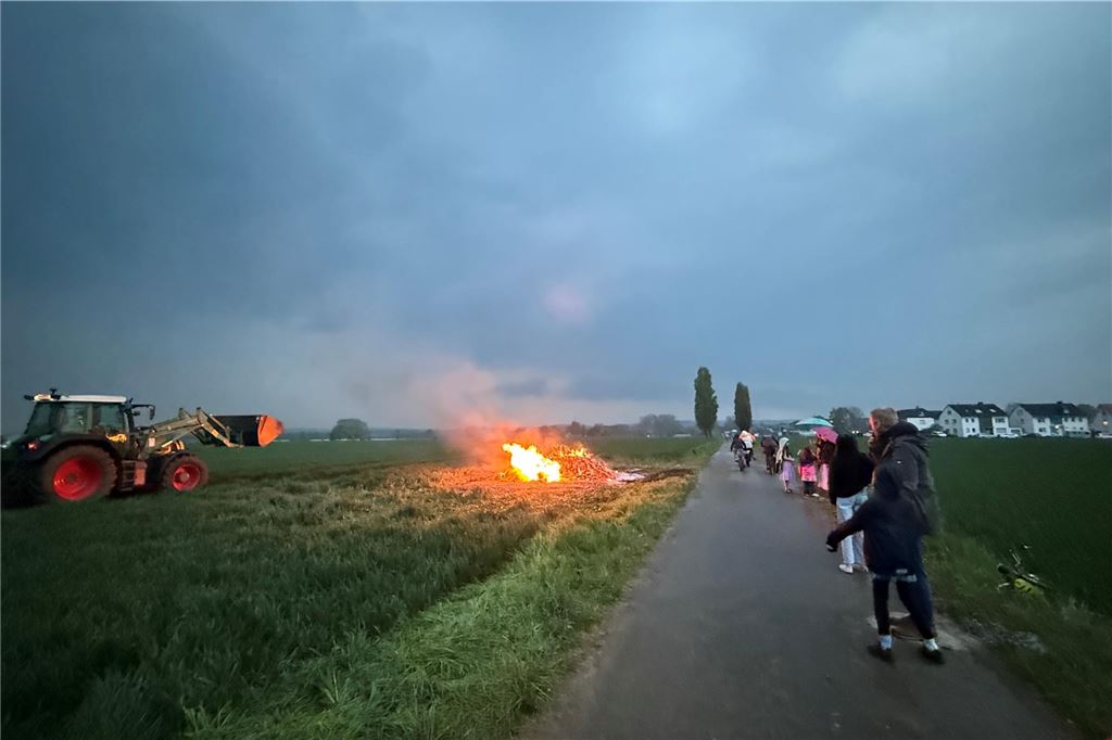 Osterfeuer Unna 2025