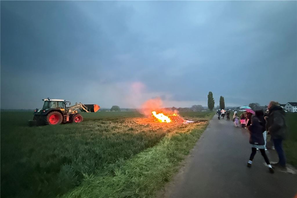Osterfeuer Unna 2025