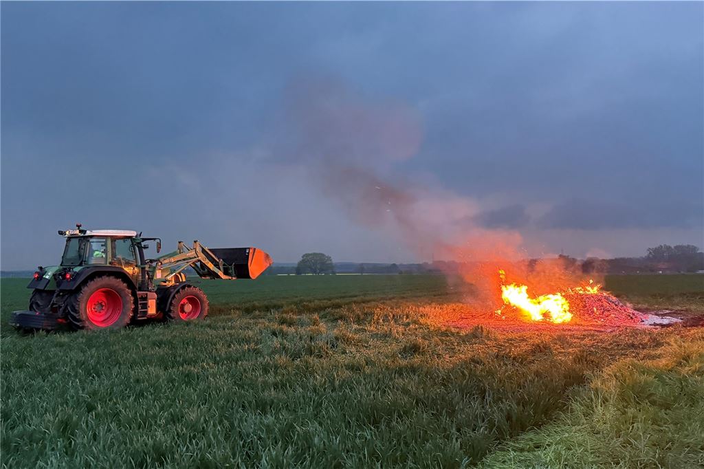 Osterfeuer Unna 2025