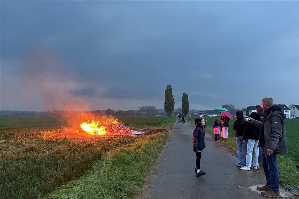 Osterfeuer Unna 2025