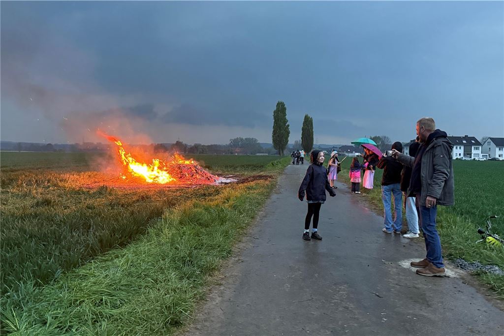 Osterfeuer Unna 2025