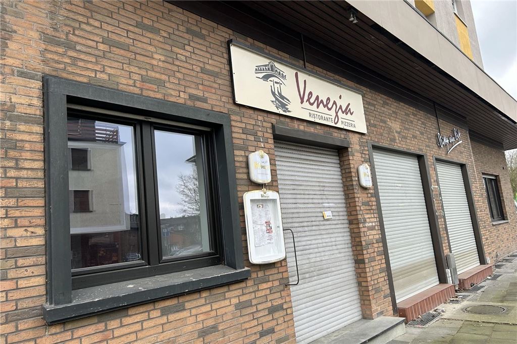 Restaurant Venezia vor neuer Zukunft: Youssef Adel eröffnet Food King Restaurant Venezia mit geschlossenen Rollläden