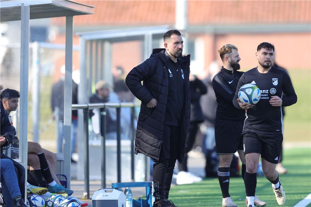Eintracht Werne hält beim Spitzenreiter gut mit und verliert Aykut Kocabas am Seitenrand.